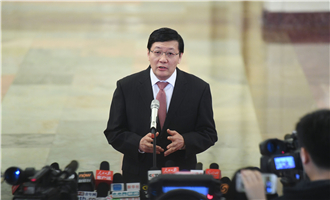 全国社保基金理事会理事长楼继伟接受采访