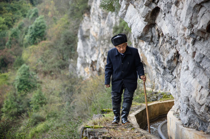 三十多年只为&ldquo;天渠&rdquo;，老书记为何感动网友