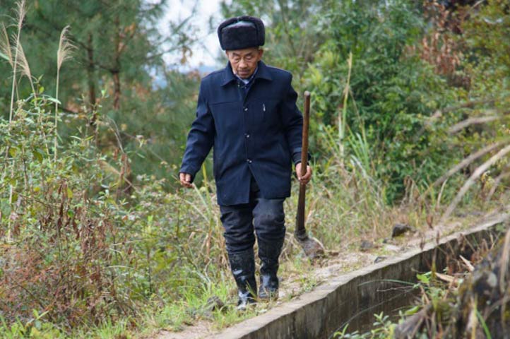 &ldquo;党员带起头，大家一起干&rdquo;