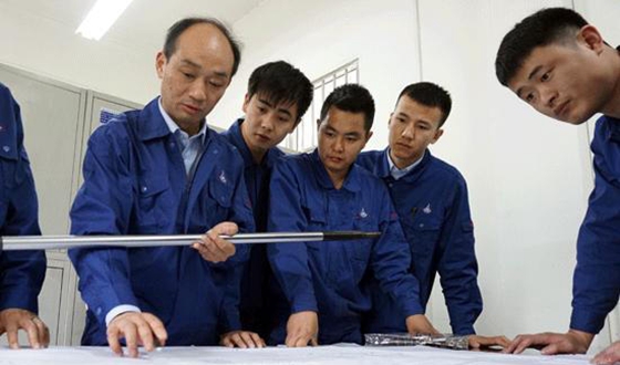 “战机医生”陈卫林：20年成就航修大师