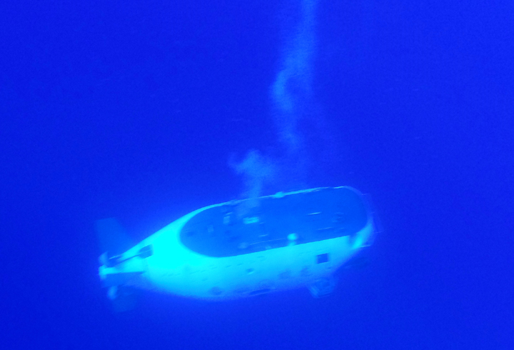 蛟龙号20次深潜海洋中的珠穆朗玛