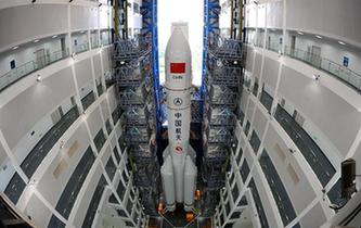 火星還是月球，哪裏是人類飛往星辰的下一站？