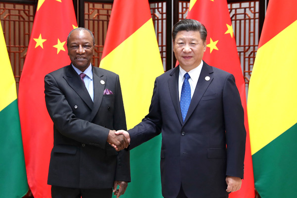 习近平会见几内亚总统孔戴