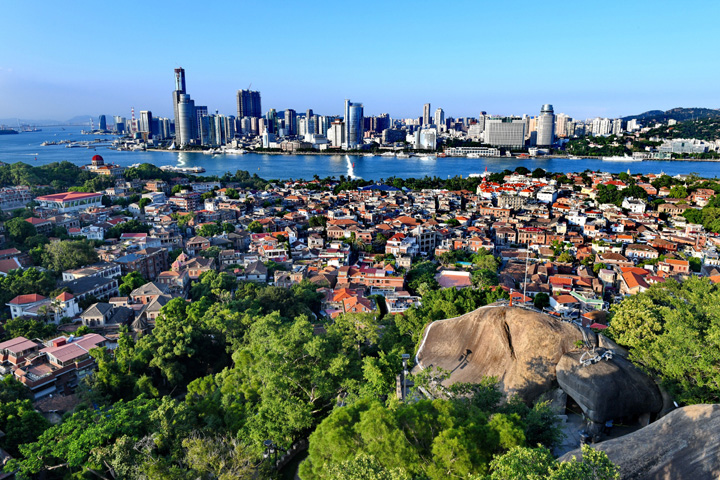 新华社评论员:让"金砖＋"开辟共同发展新境界