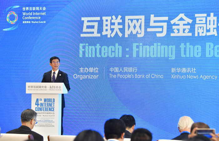 新华社副社长刘正荣致辞