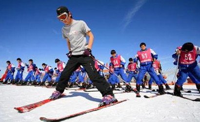 鼓勵高校組建高水準的冰雪運動體育隊 參加國際比賽
