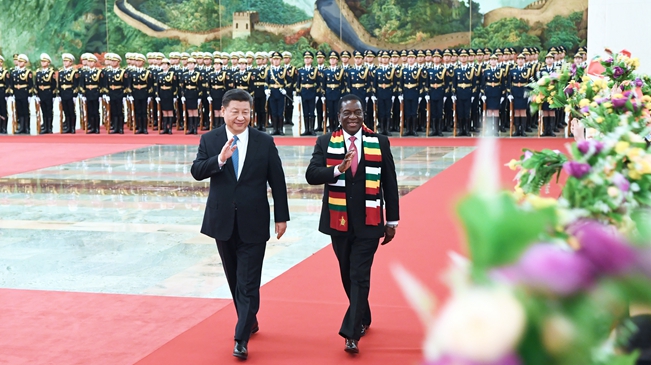 习近平同津巴布韦总统姆南加古瓦举行会谈