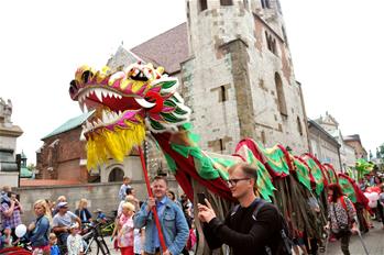 中國龍亮相波蘭&ldquo;遊龍節&rdquo;