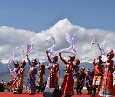 甘肅肅南端午節刮起&ldquo;最炫民族風&rdquo;