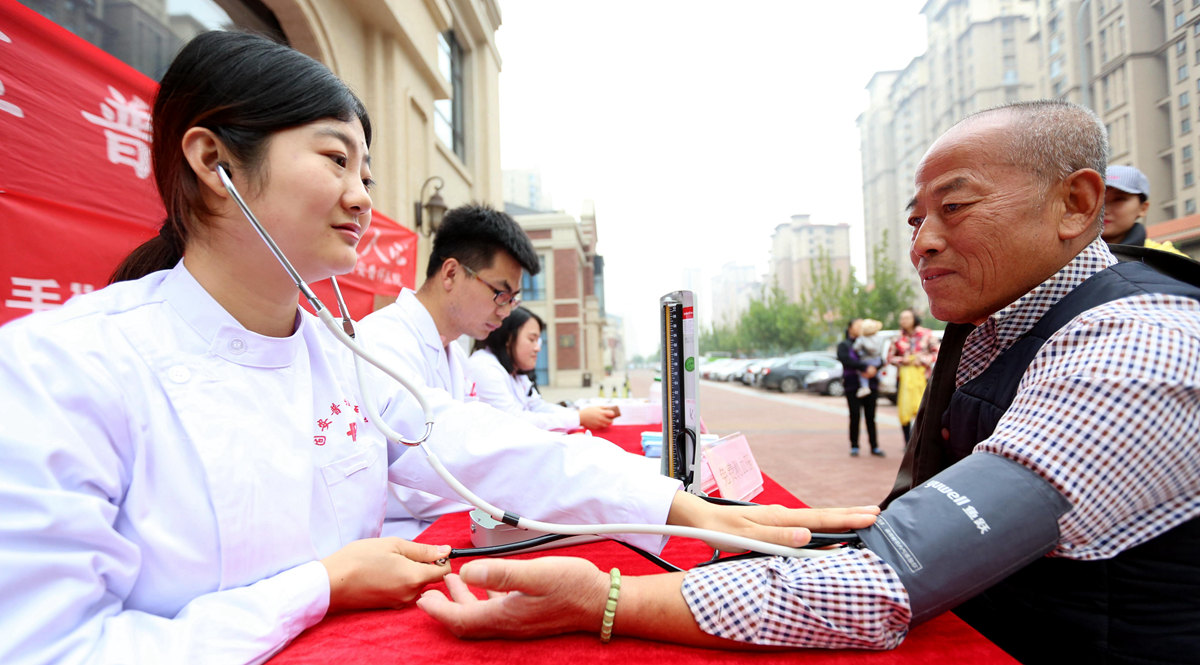 健康义诊迎重阳