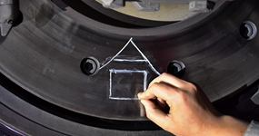 这个字不简单！5个人才能写完