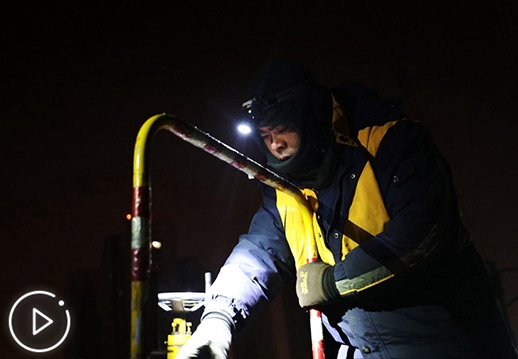 高铁打磨工匠凌晨的坚守