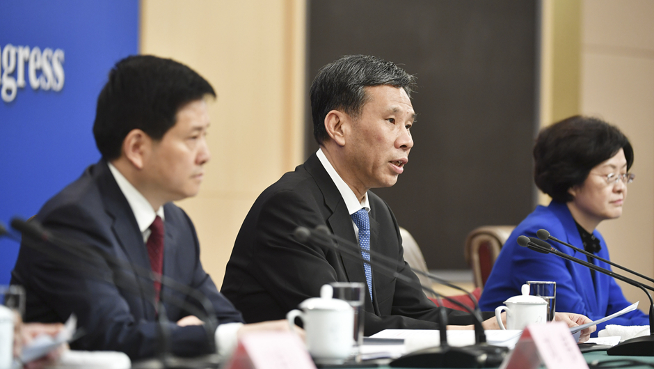 财政部部长刘昆回答记者提问