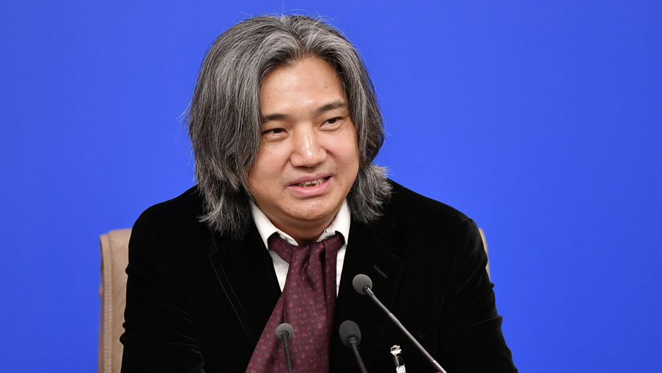 全国政协常委、文化文史和学习委员会委员,中国美术馆馆长,中国美术家协会副主席 吴为山