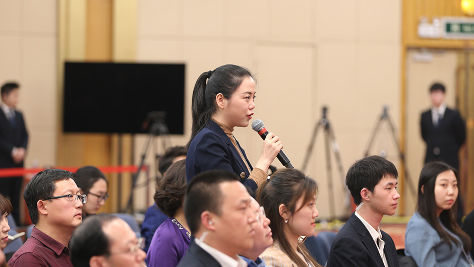 人民日报人民网记者