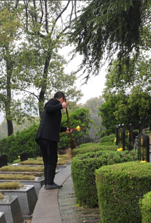 父子接力守护烈士陵园60余年