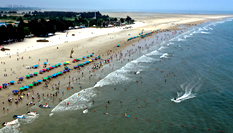 北海銀灘遊人多