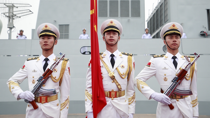 庆祝人民海军成立70周年海上阅兵活动举行