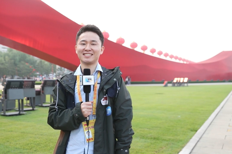 新华网在现场：近距离感受“红飘带”