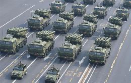 自行火炮方队:陆地“战神”换羽腾飞