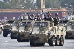 特战装备方队:中国特战精兵惊艳亮相