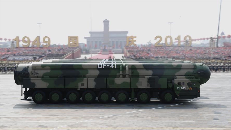 300秒回顾国庆70周年大阅兵！东风-41、歼-20震撼亮相