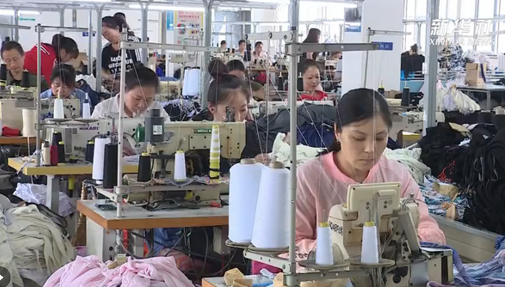 一件小泳装里的发展大机遇 &mdash;&mdash;小故事里的大情怀之三