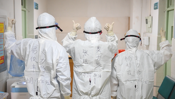 辛识平：白衣如战袍，字字见仁心