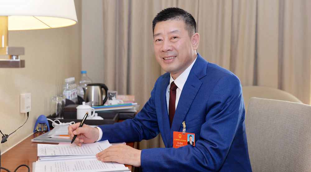 冷友斌：建议出台措施保护东北黑土地