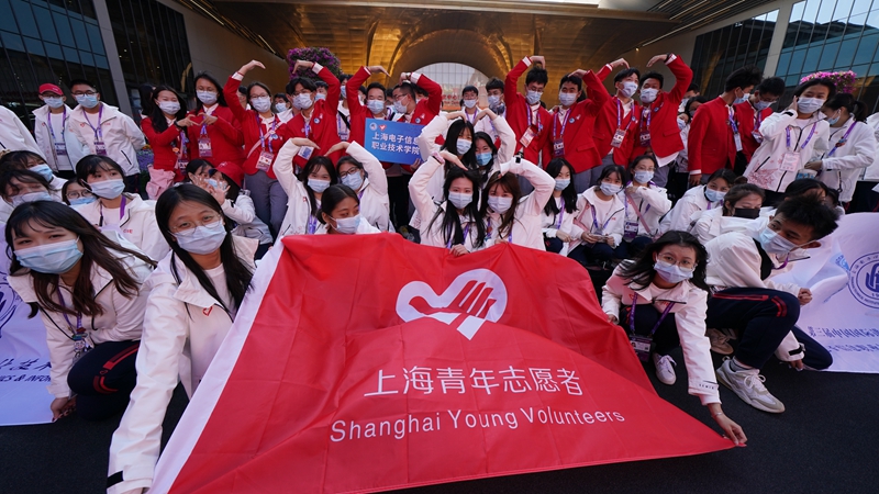 进博会志愿者整装待发