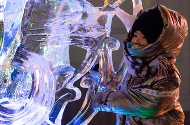 “冰城”哈尔滨:冬日冰元素引客来