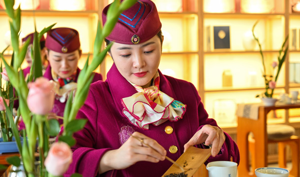 重庆&ldquo;动妹&rdquo;插花、茶艺备战春运