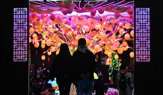 南京：缤纷彩灯庆元宵