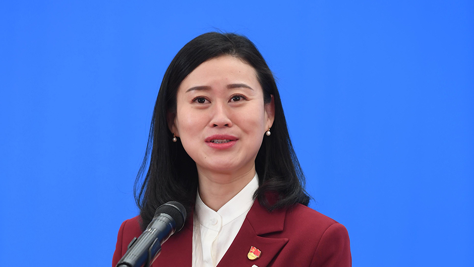 全国人大代表袁晶通过网络视频方式接受采访