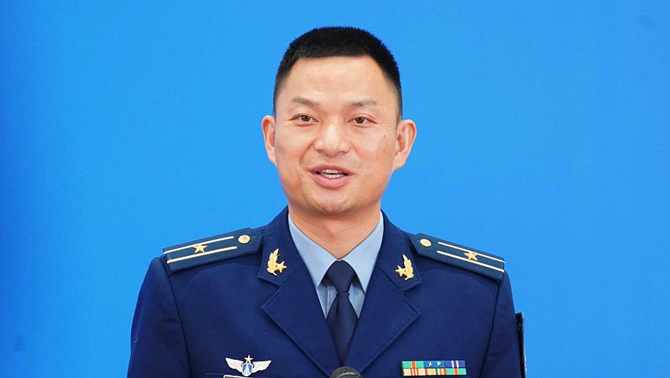 全国人大代表余海龙通过网络视频方式接受采访