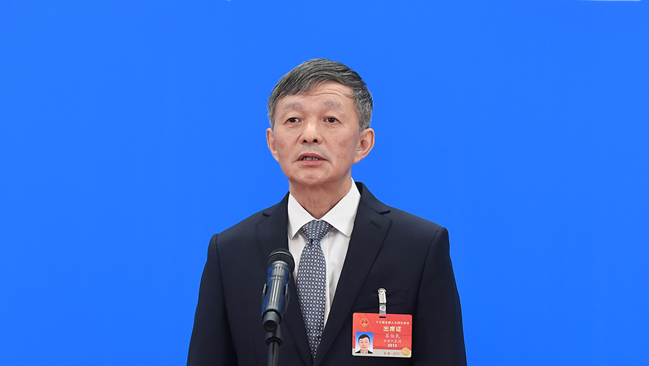 全国人大代表苏伯民通过网络视频方式接受采访