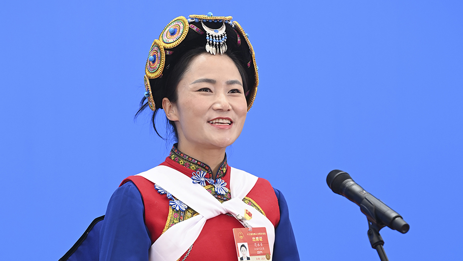 全国人大代表范永贞通过网络视频方式接受采访