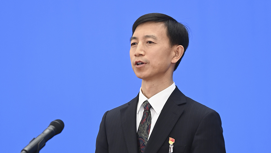 全国人大代表张金海通过网络视频方式接受采访