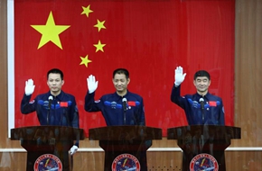 神舟十二号载人飞行任务航天员