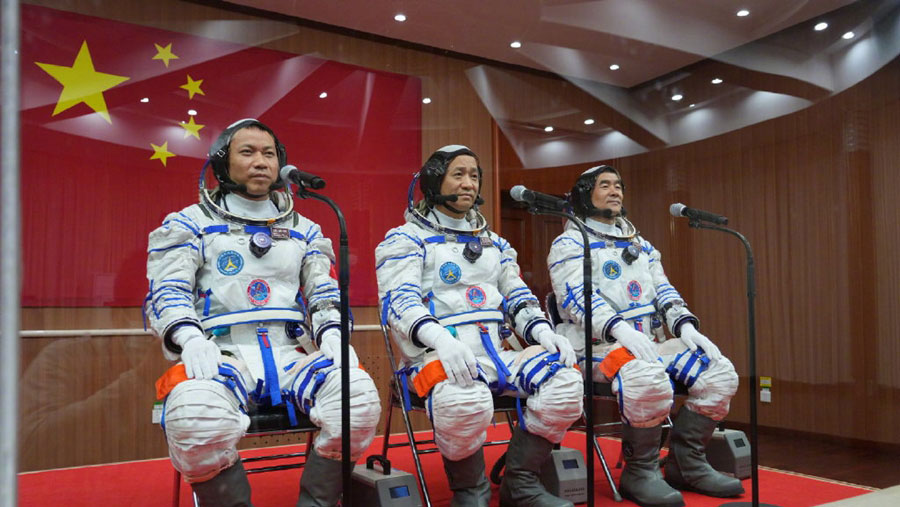 出征仪式在酒泉卫星发射中心举行