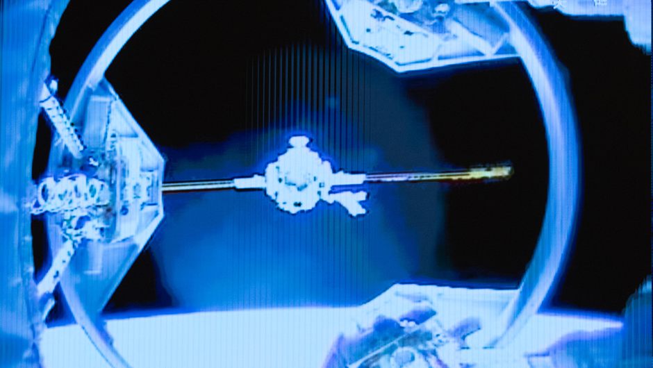 神舟十二号载人飞船与天和核心舱完成自主快速交会对接