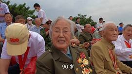 动容！观礼老兵深情歌唱