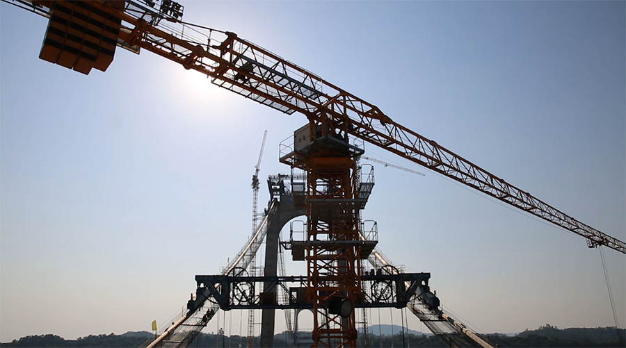 大桥建设者战高温不服&ldquo;暑&rdquo;