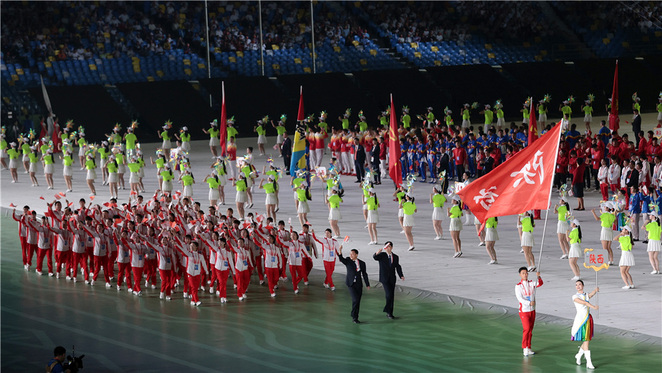 陕西省体育代表团在入场仪式上