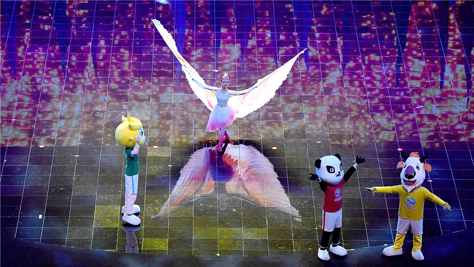 第十四届全运会吉祥物在闭幕式现场表演