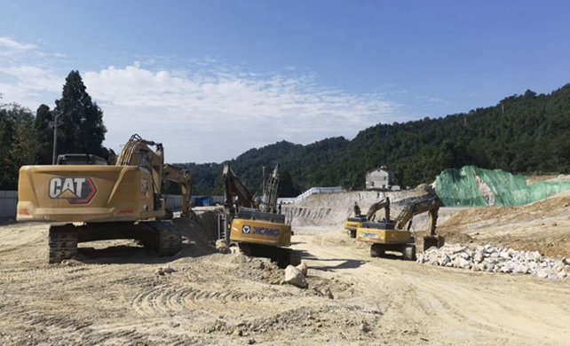 “康養”項目成“採石場”：挖山採石600余萬噸，周邊山體嚴重滑坡