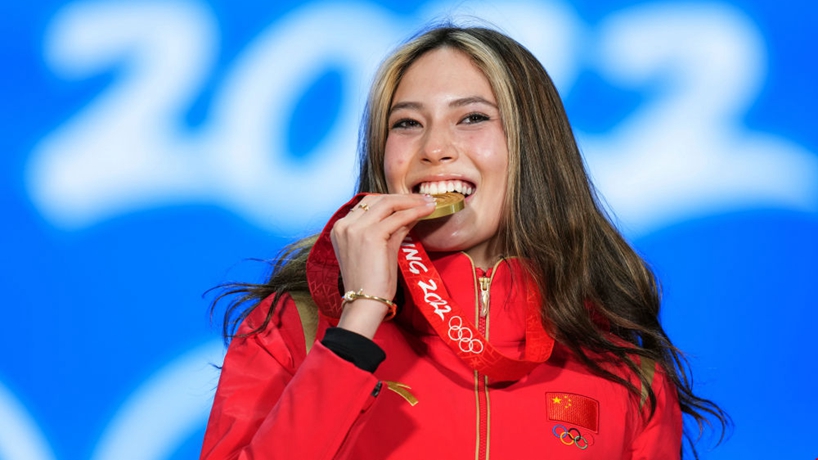 北京冬奥会｜今夜三面五星红旗升起！