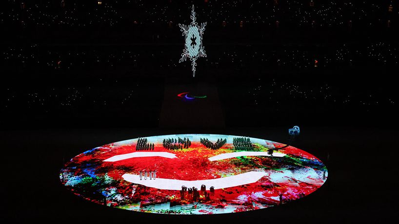 北京冬残奥会举行闭幕式