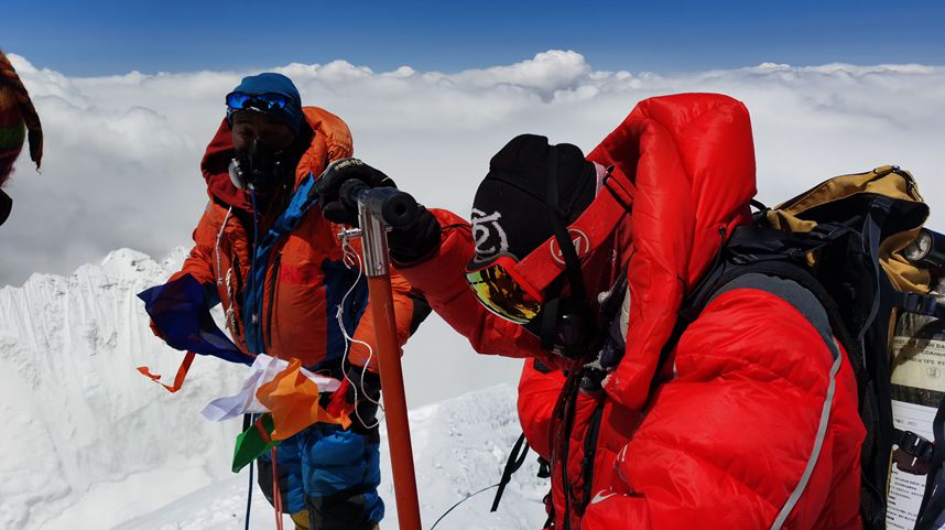 巅峰使命珠峰科考｜珠峰科考队员成功登顶