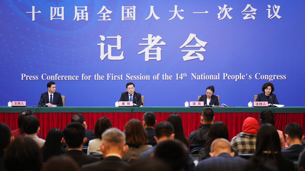 外交部长秦刚回答中外记者提问